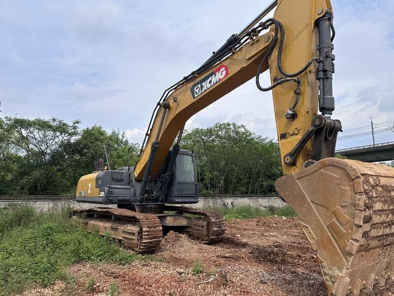 Used Excavator XCMG XE380DK 9