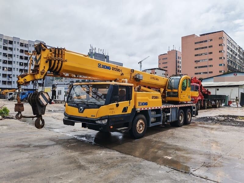 Used Truck Crane XCMG QY25K5-1 999 Used Truck Crane XCMG QY25K5-1 - Image 1